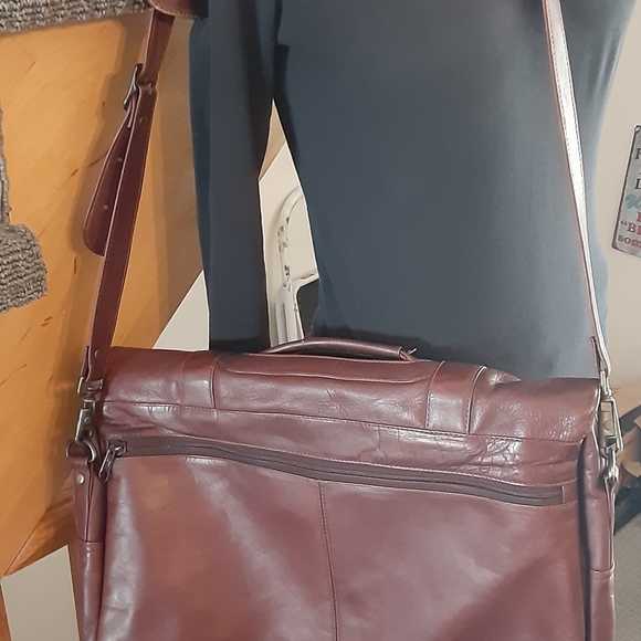 Vintage Unisex Brown Genuine Leather Crossbody Laptop/ Messenger Bag - Picture 4 of 8